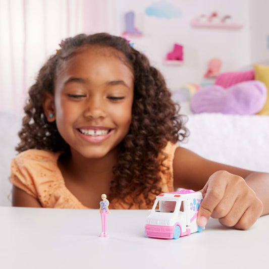 Barbie  Mini Barbieland  Coffret et Poupée  Véhicule Médical